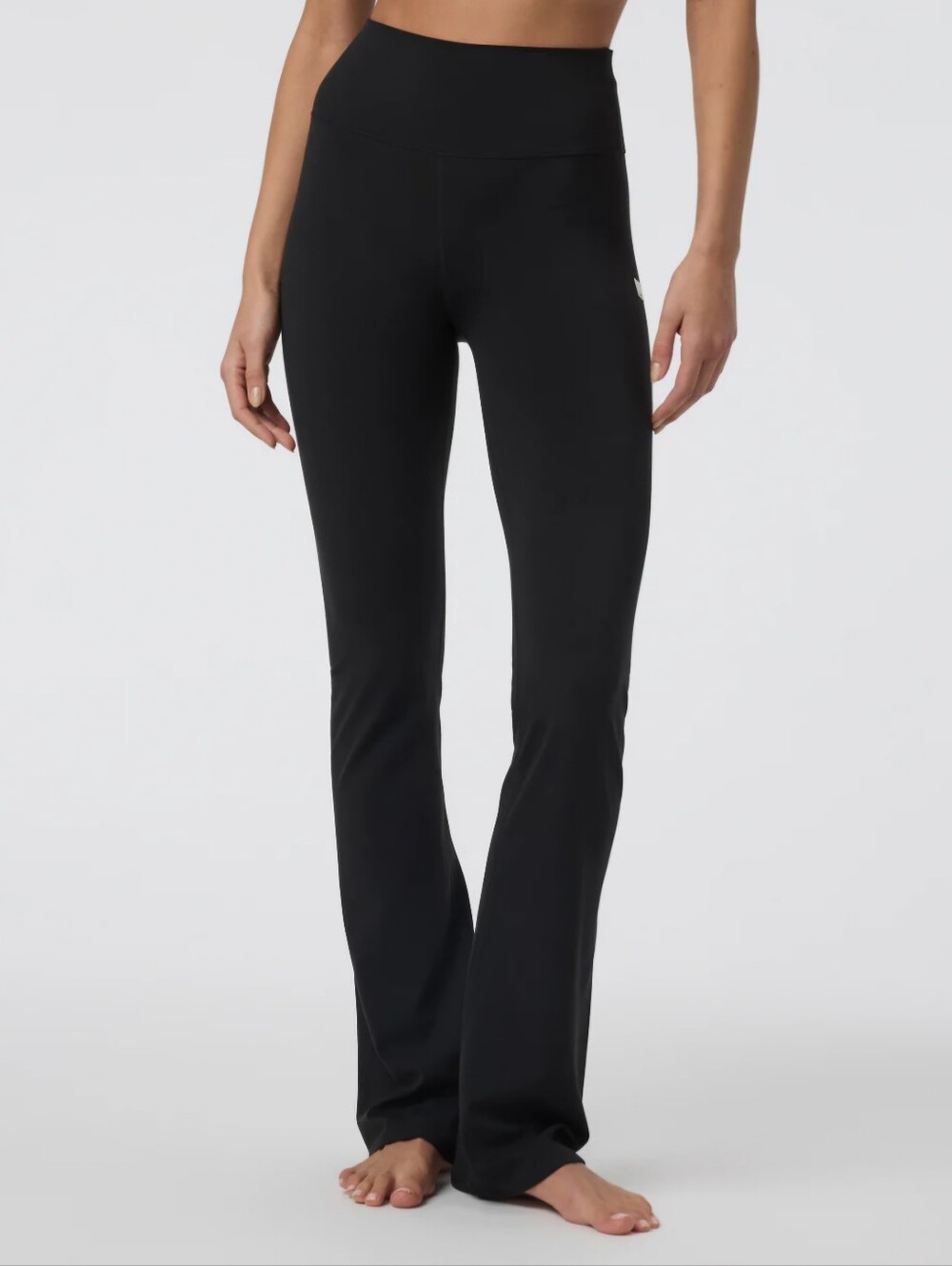 Vuori Ultra High Rise Flare Leggings Black Size M 31 Slimming Buttery Soft Yoga - Picture 14 of 16